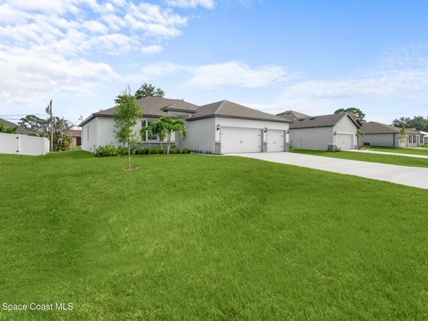 2102 De Groodt Road SW, Palm Bay, FL 32908