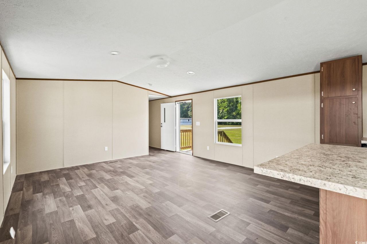 2291 Leopard Ct. Photo 4