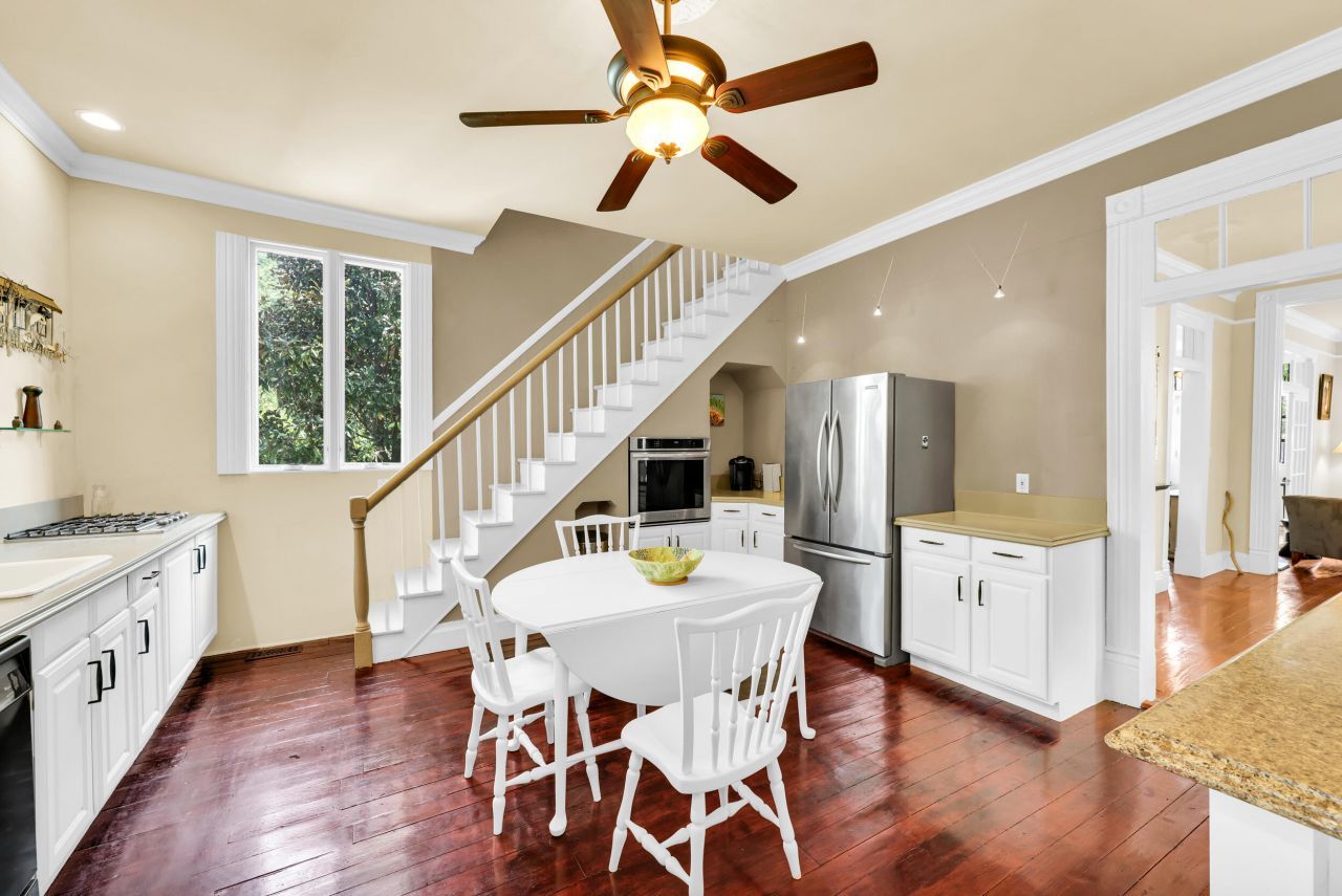 12 John Street Photo 16