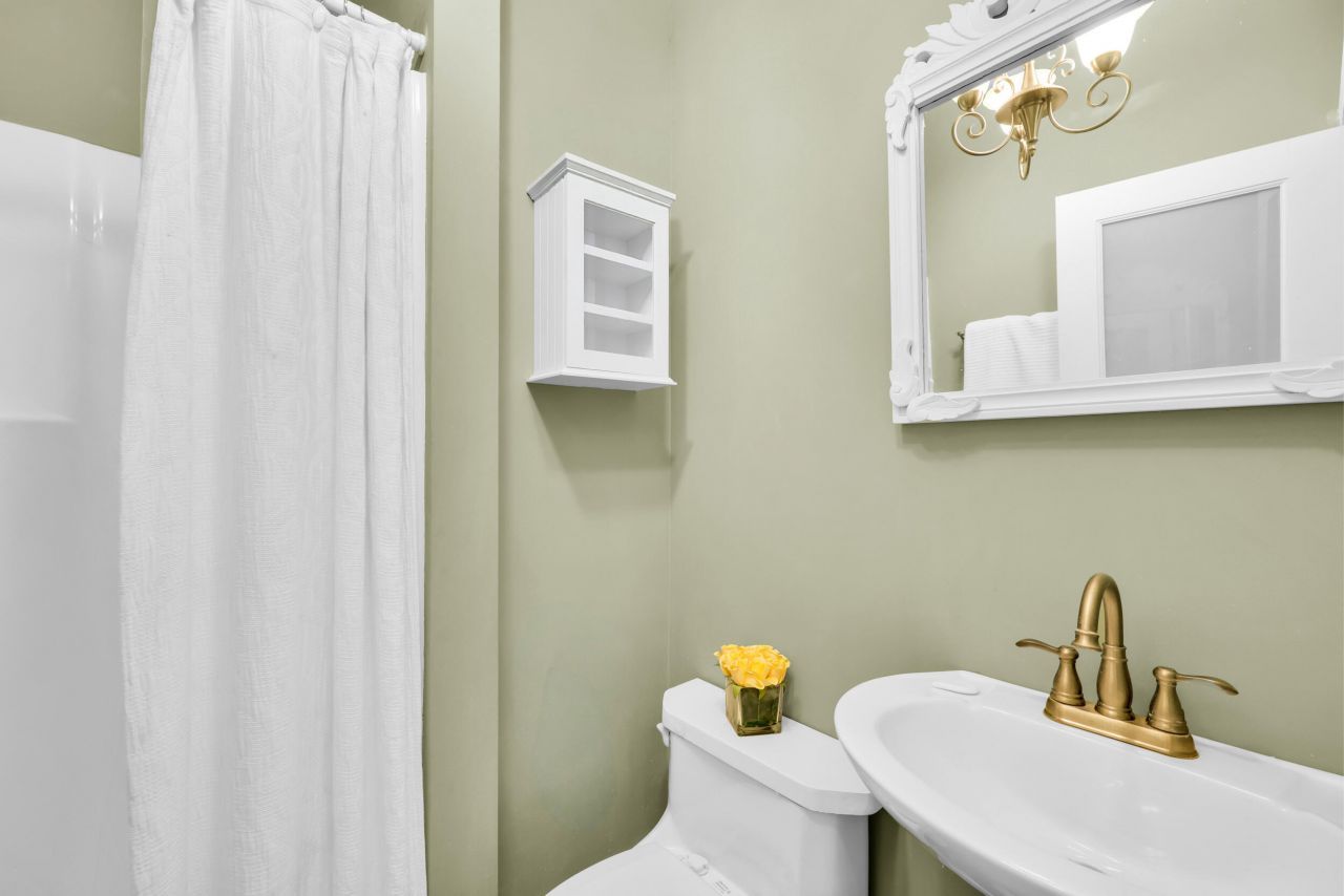 12 John Street Photo 25