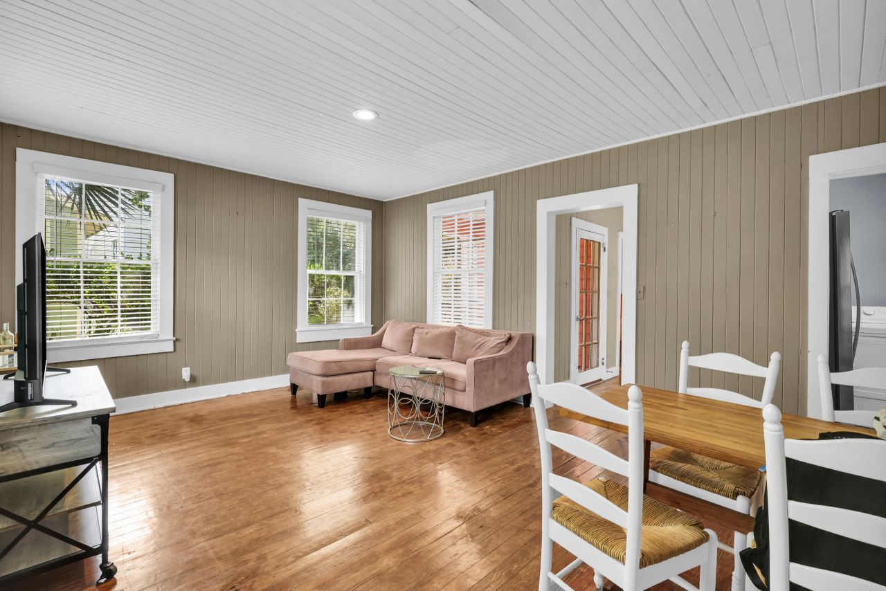 12 John Street Photo 44