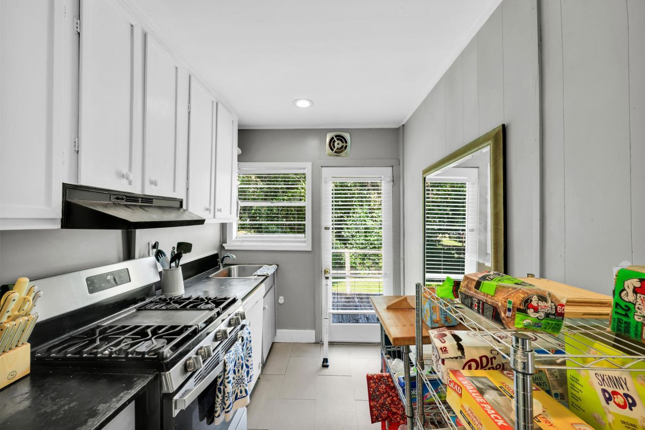 12 John Street Photo 49