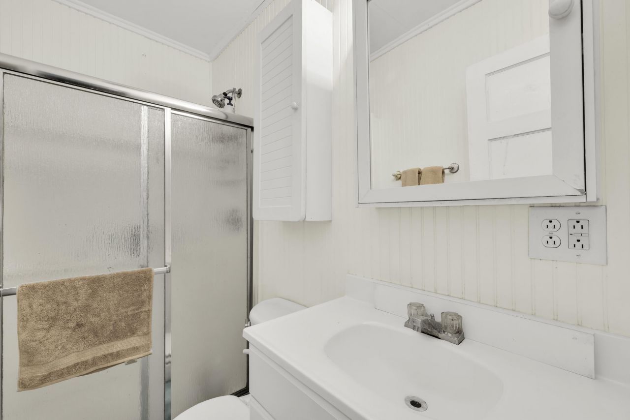 12 John Street Photo 58