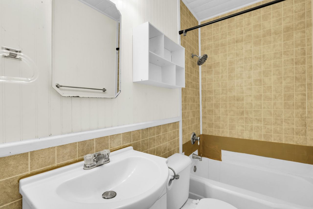 12 John Street Photo 78