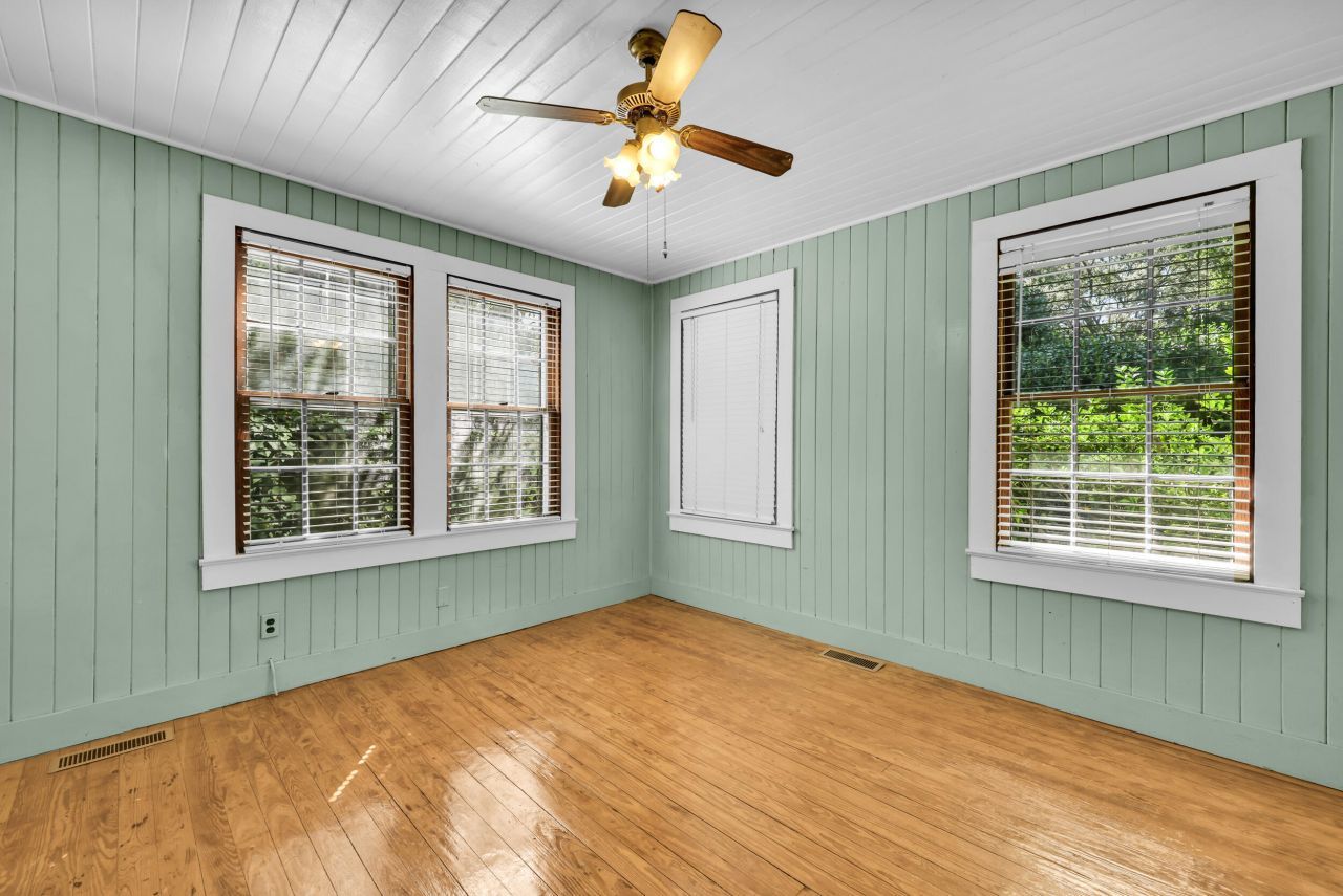 12 John Street Photo 82