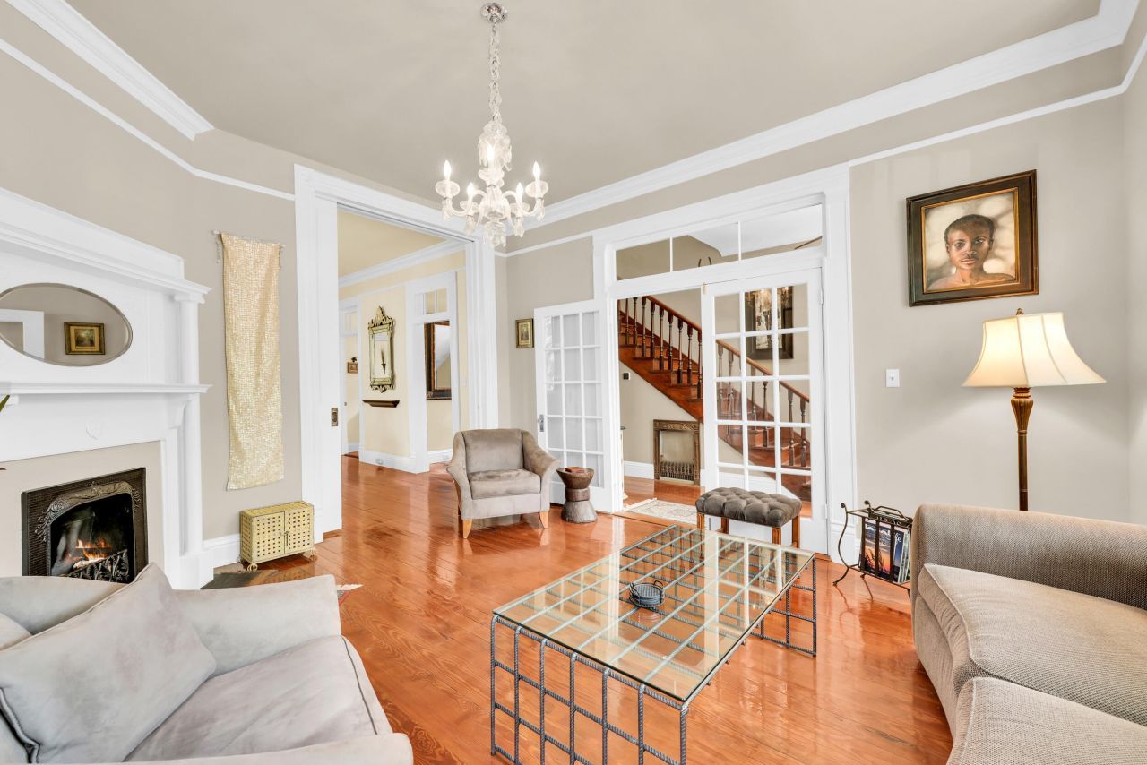 12 John Street Photo 9