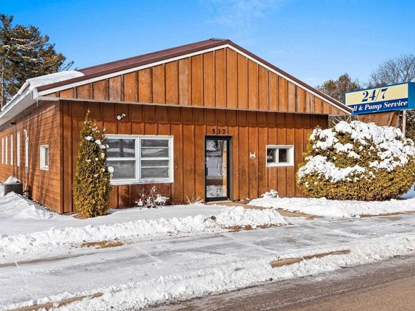 537 CALDWELL AVENUE, Oconto Falls, WI 54141