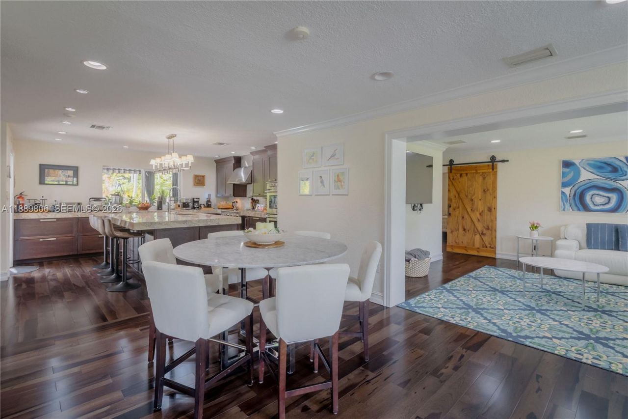 8500 SW 70th St, Miami, FL 33143 Photo