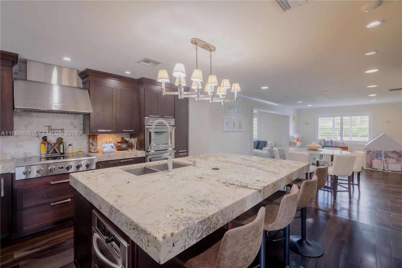 8500 SW 70th St, Miami, FL 33143 Photo