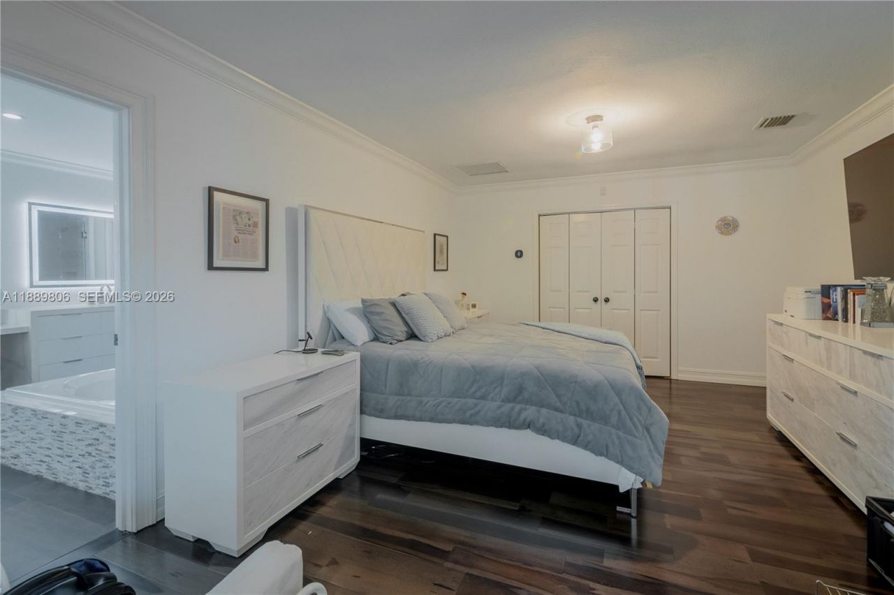 8500 SW 70th St, Miami, FL 33143 Photo