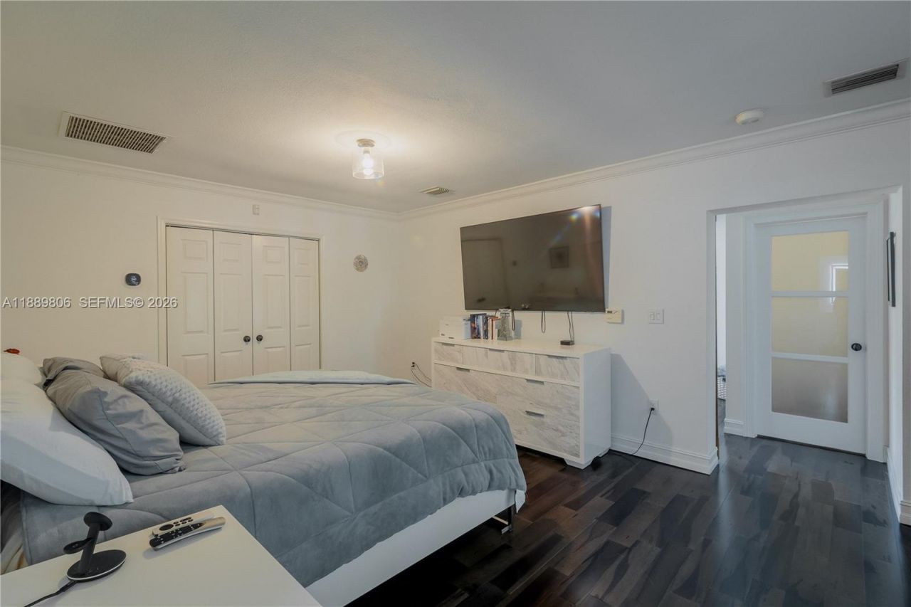 8500 SW 70th St, Miami, FL 33143 Photo