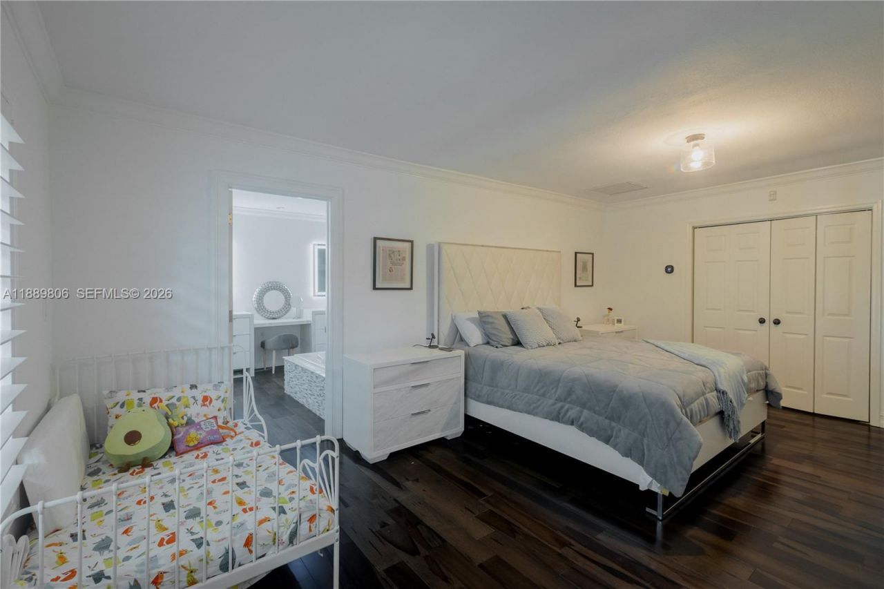 8500 SW 70th St, Miami, FL 33143 Photo