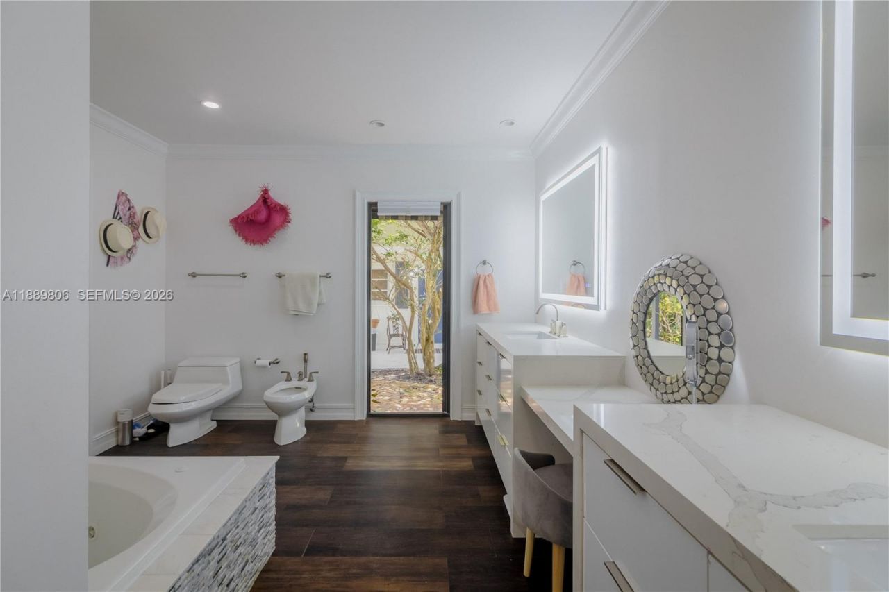 8500 SW 70th St, Miami, FL 33143 Photo