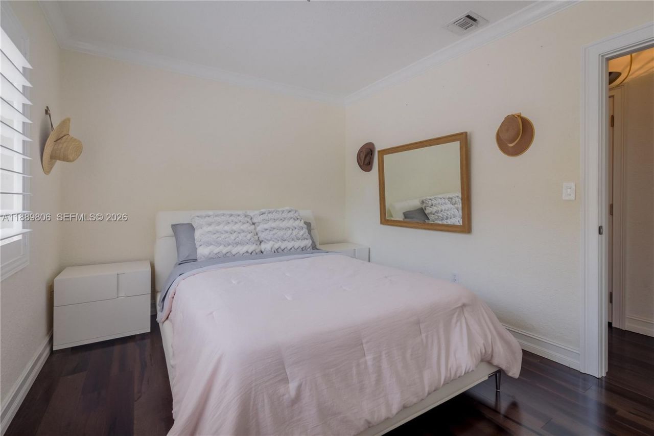 8500 SW 70th St, Miami, FL 33143 Photo