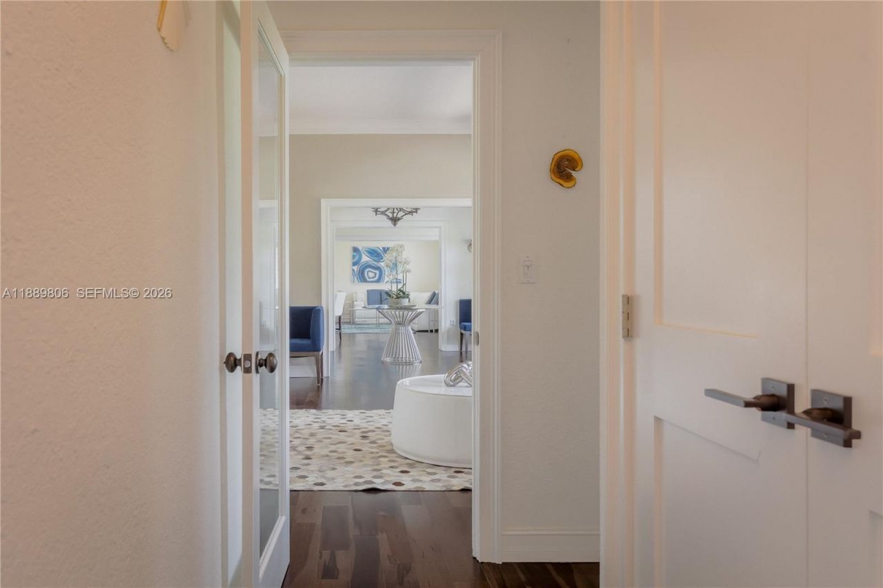 8500 SW 70th St, Miami, FL 33143 Photo