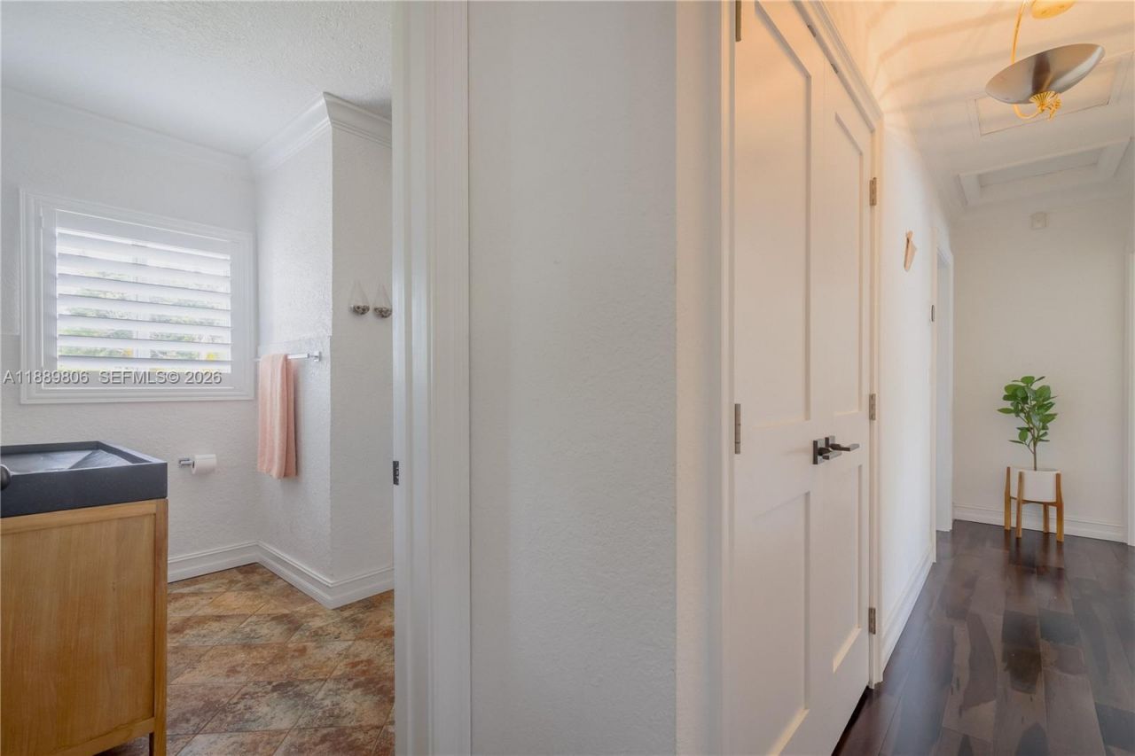 8500 SW 70th St, Miami, FL 33143 Photo