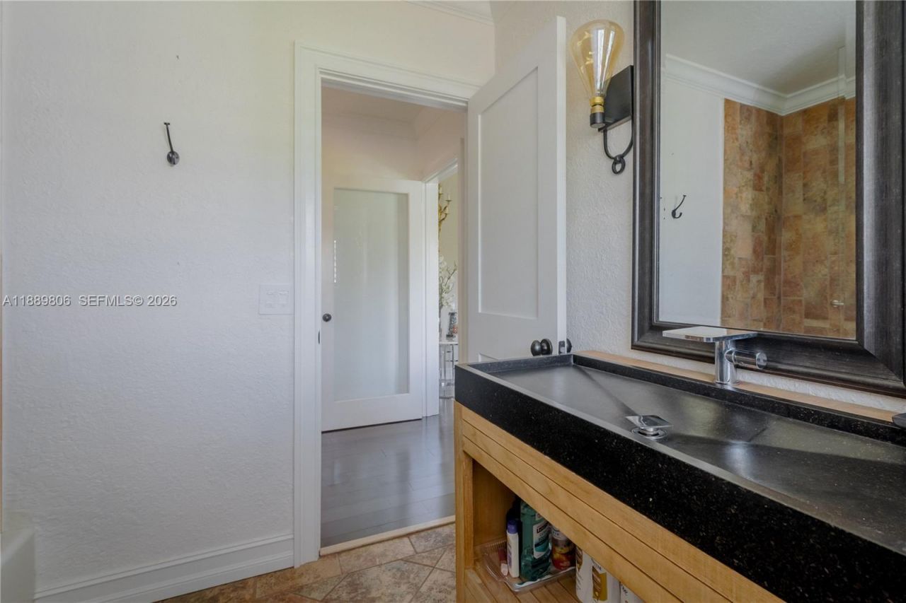 8500 SW 70th St, Miami, FL 33143 Photo