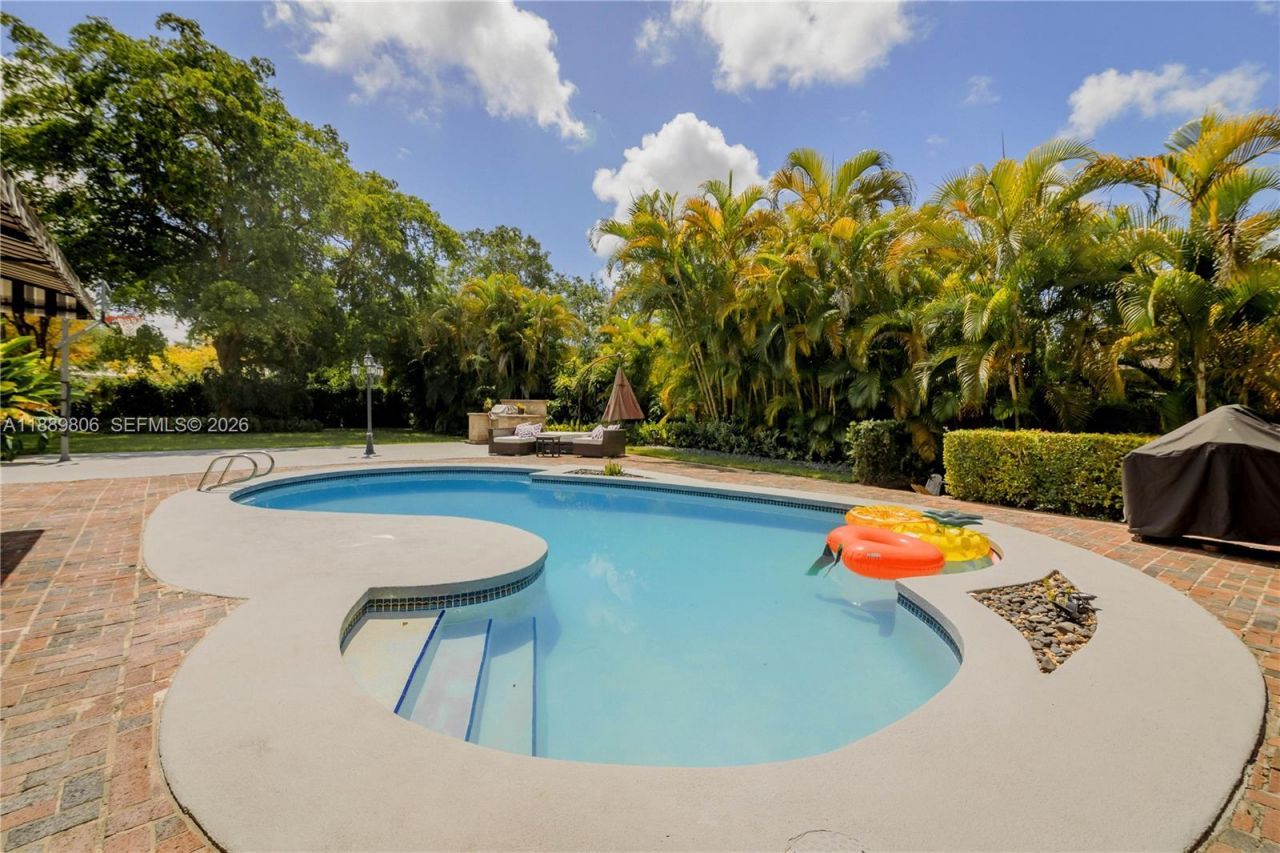 8500 SW 70th St, Miami, FL 33143 Photo