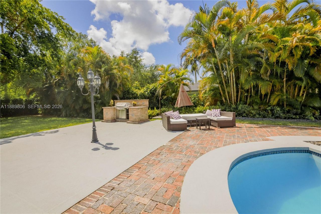 8500 SW 70th St, Miami, FL 33143 Photo