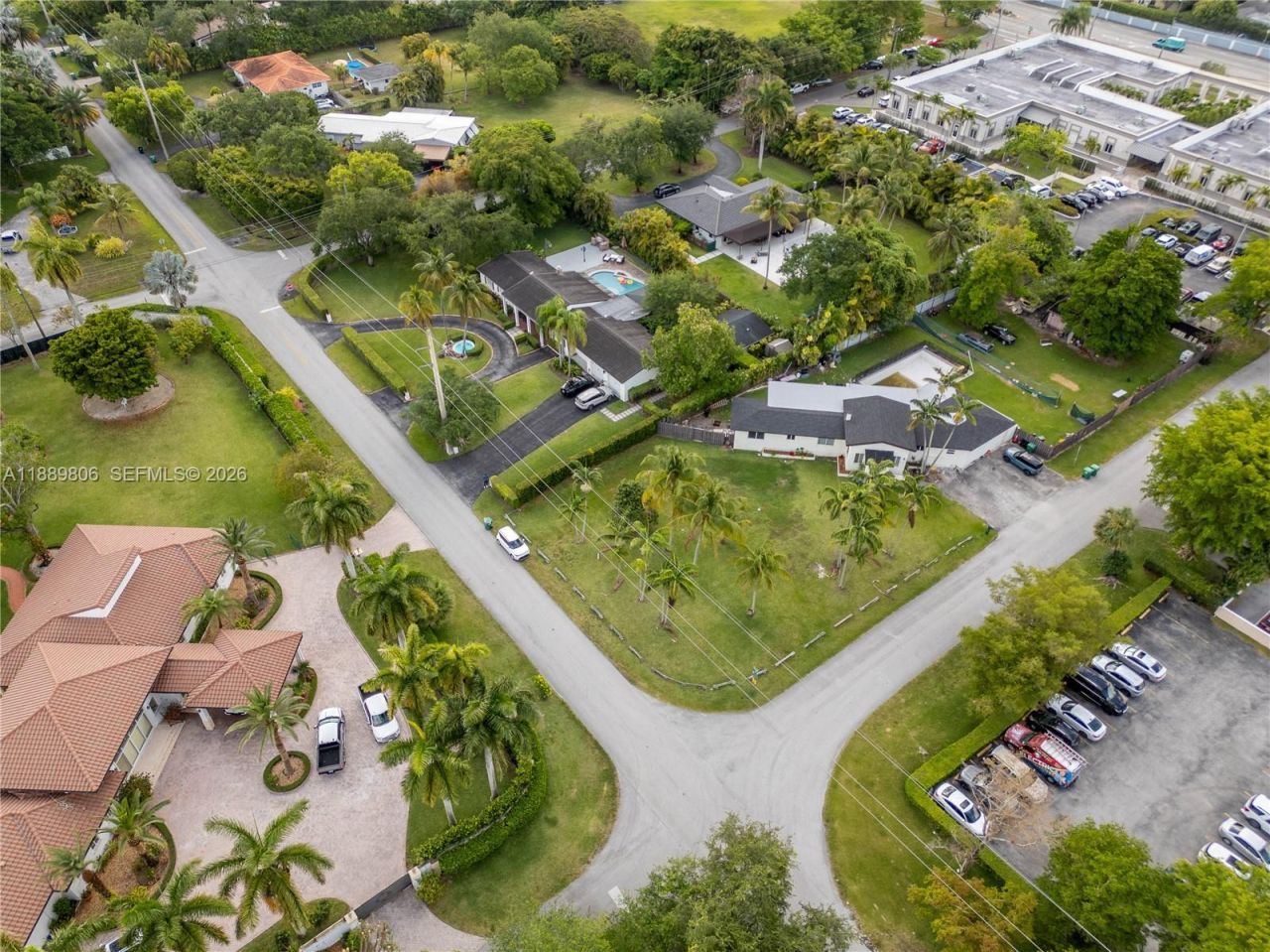 8500 SW 70th St, Miami, FL 33143 Photo