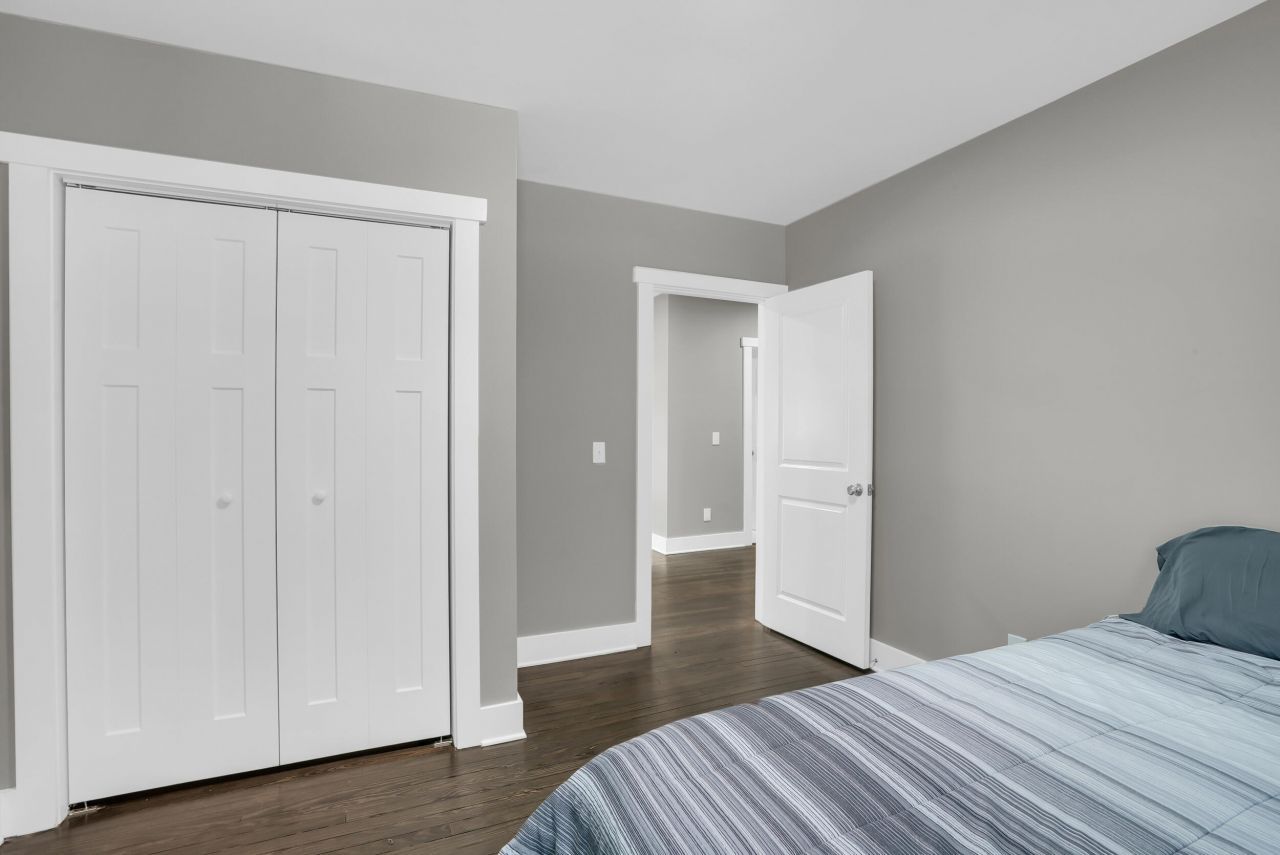 401 & 403 W Mulberry Street Photo 32