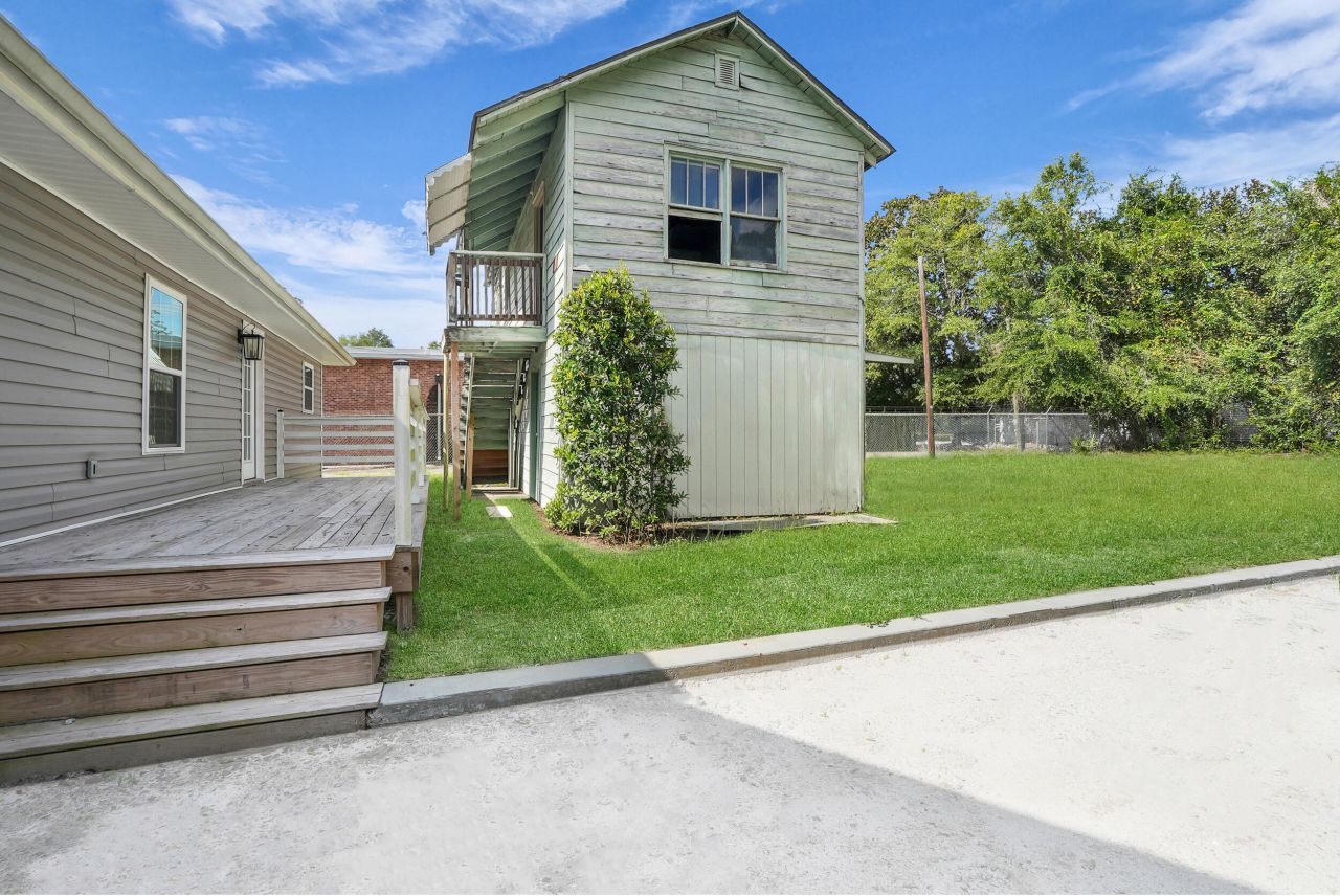 401 & 403 W Mulberry Street Photo 50