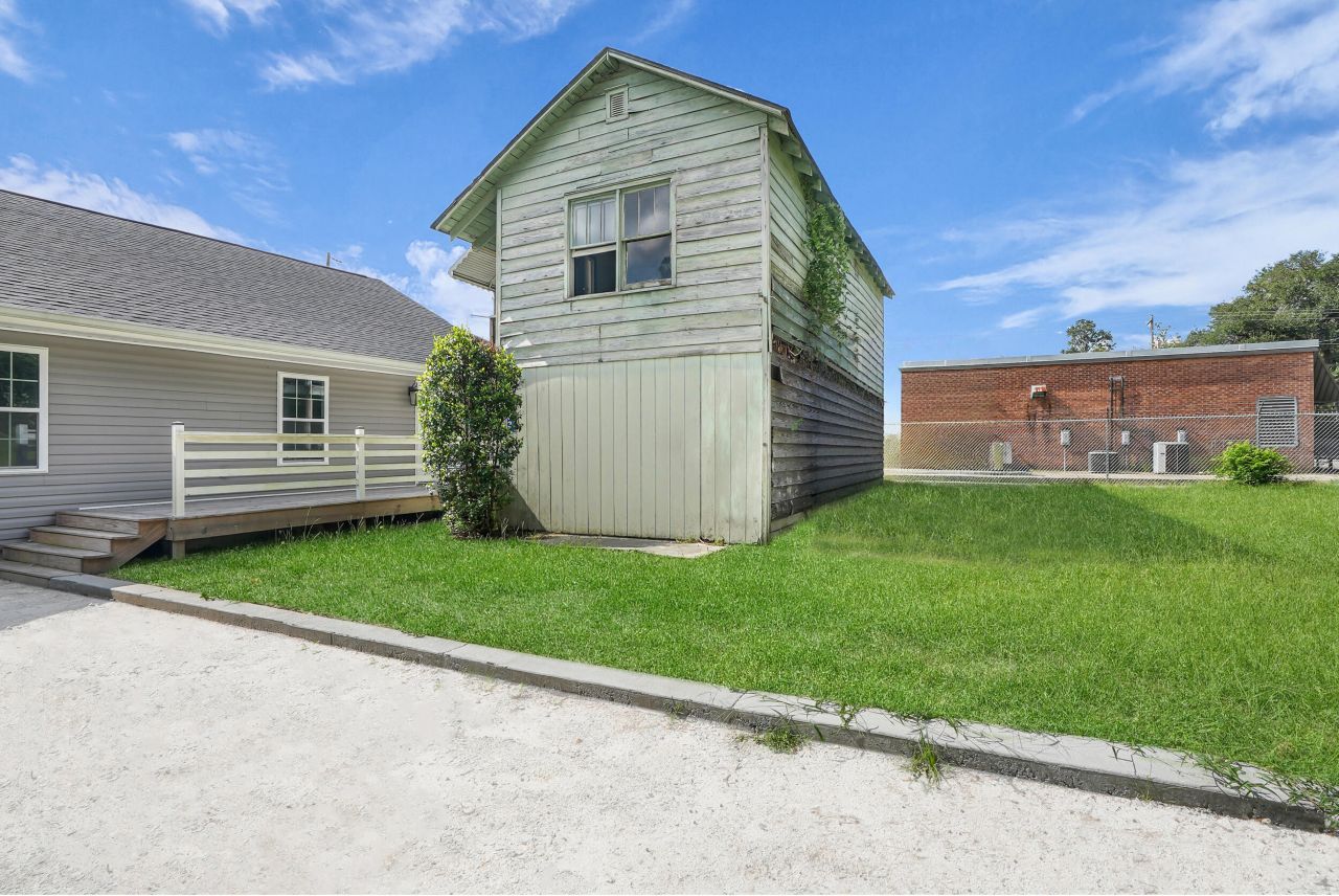 401 & 403 W Mulberry Street Photo 52