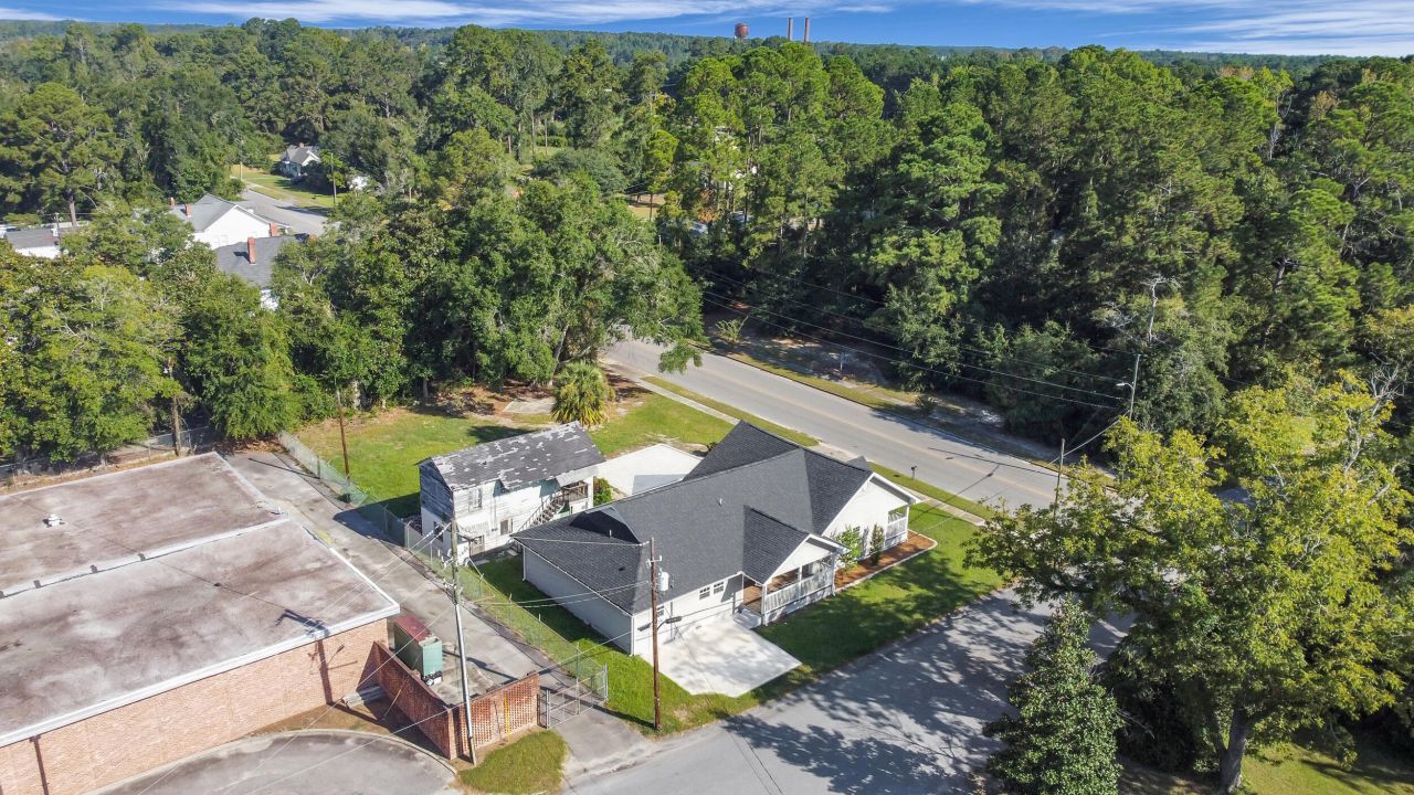 401 & 403 W Mulberry Street Photo 62