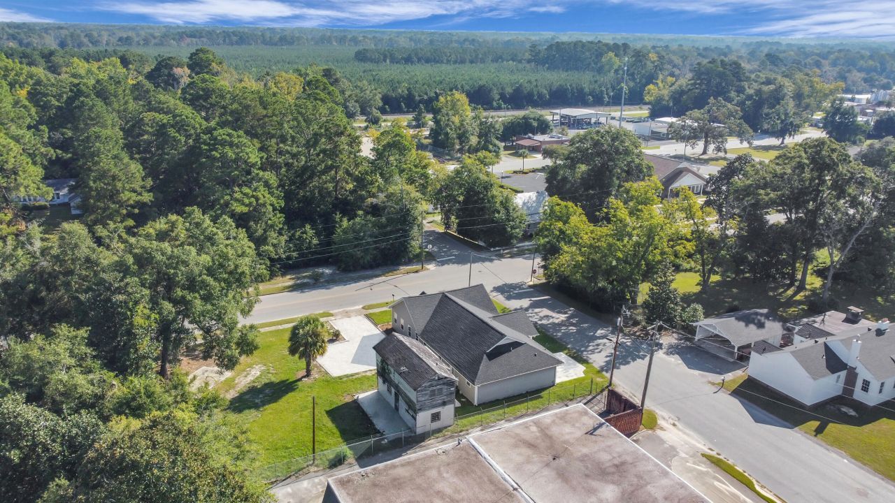 401 & 403 W Mulberry Street Photo 64