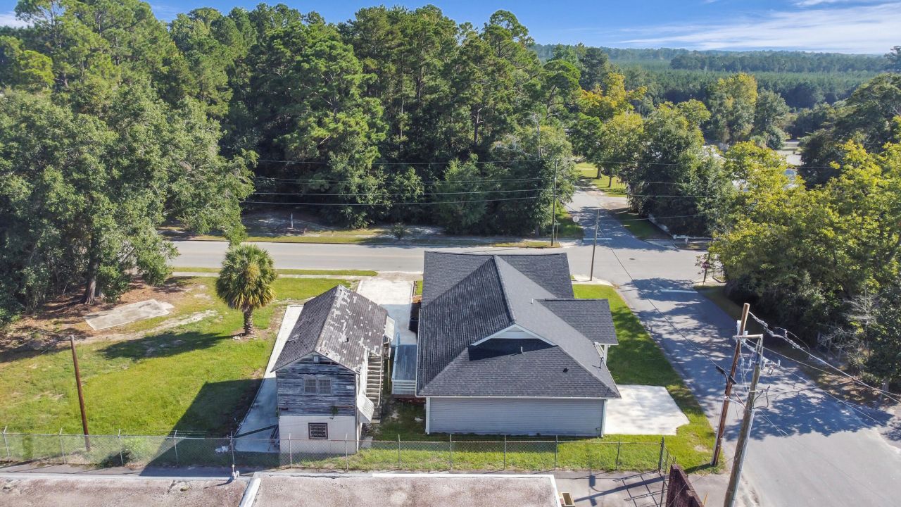 401 & 403 W Mulberry Street Photo 66