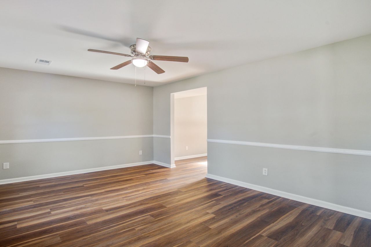 206 Lynton Court Photo 10