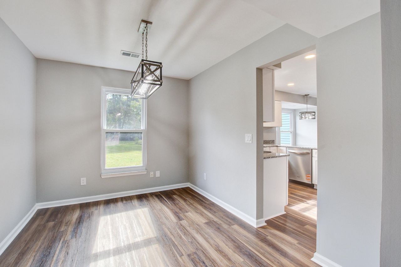 206 Lynton Court Photo 11