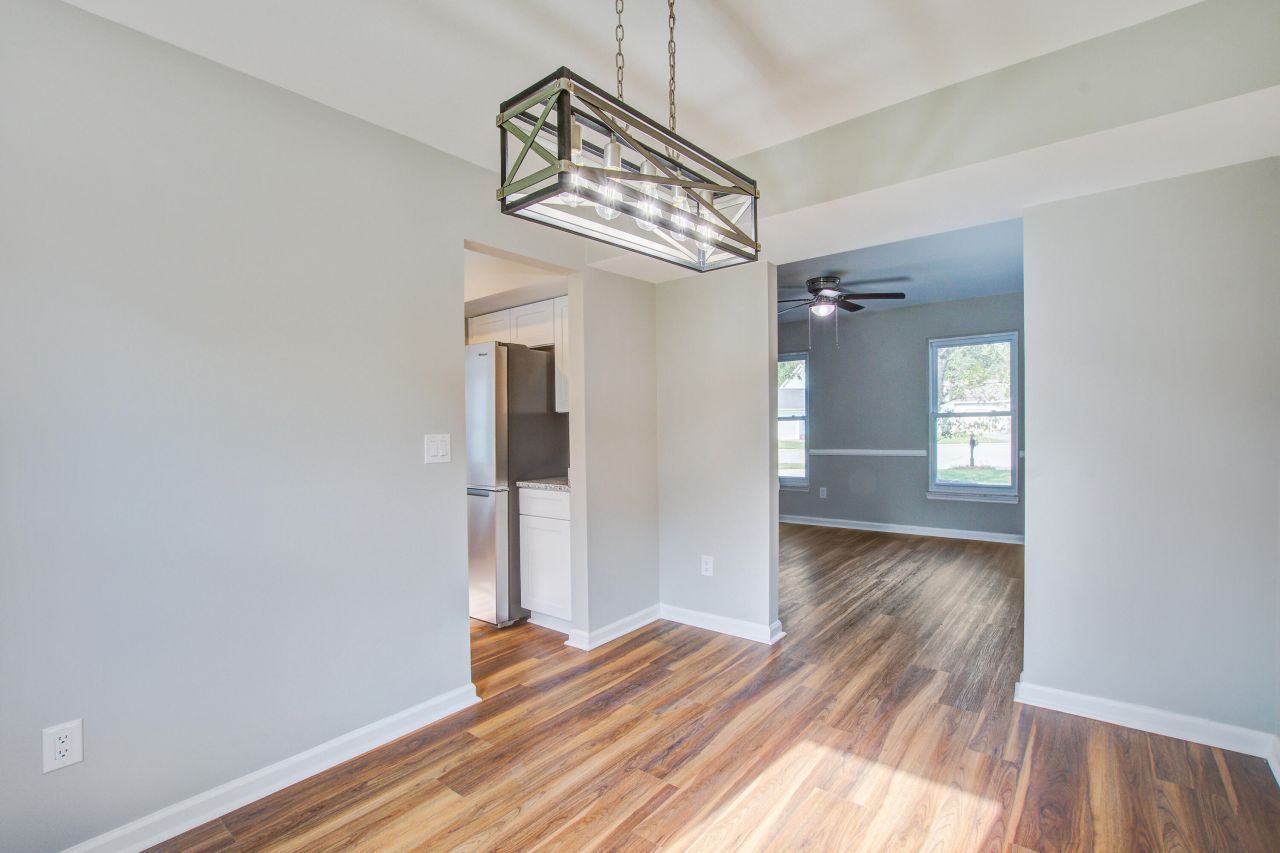 206 Lynton Court Photo 12