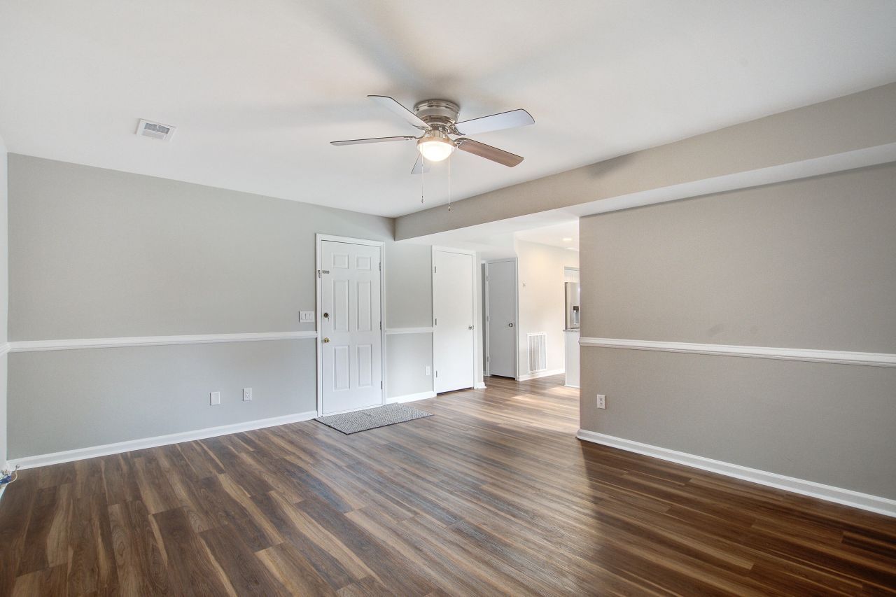 206 Lynton Court Photo 16