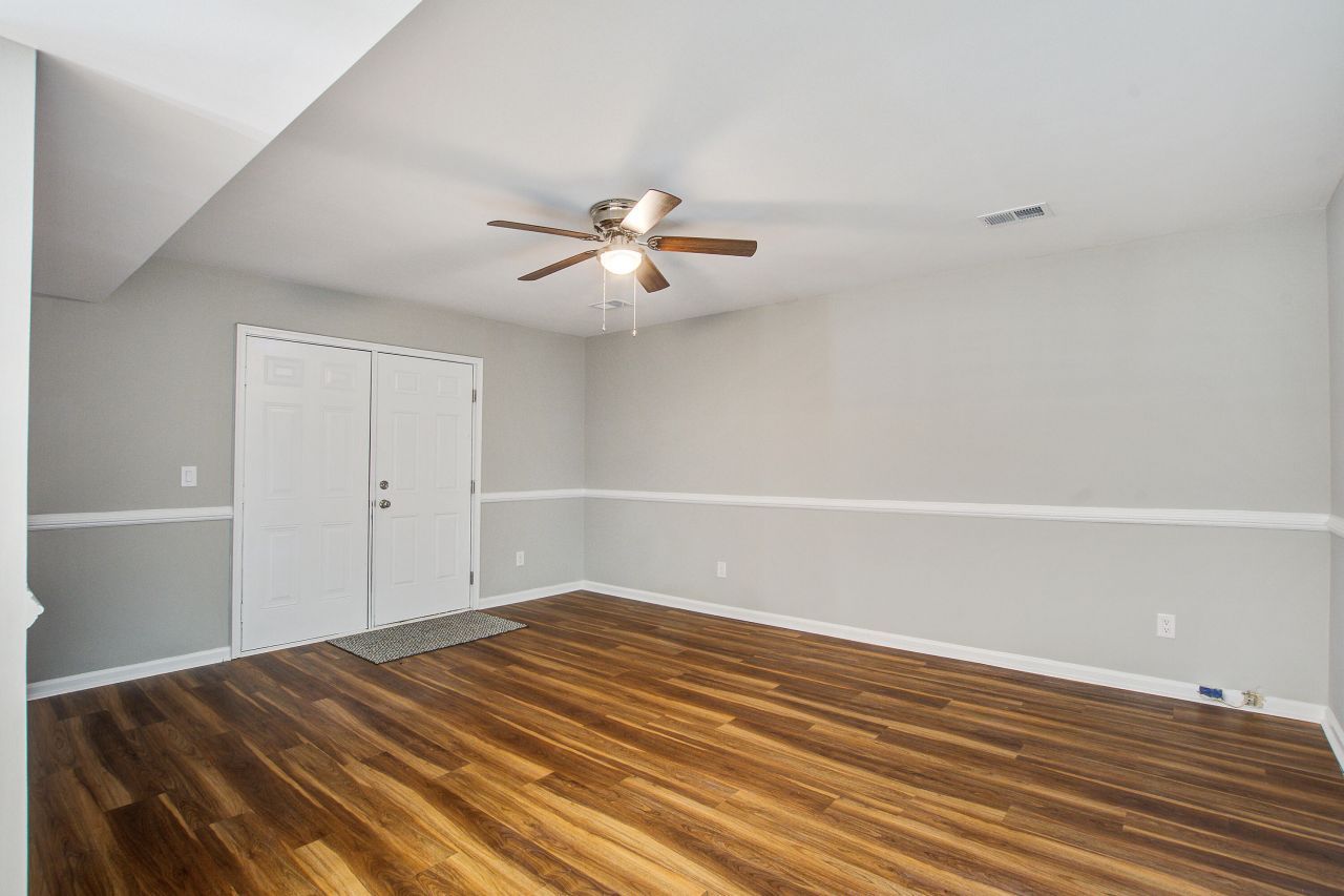 206 Lynton Court Photo 17