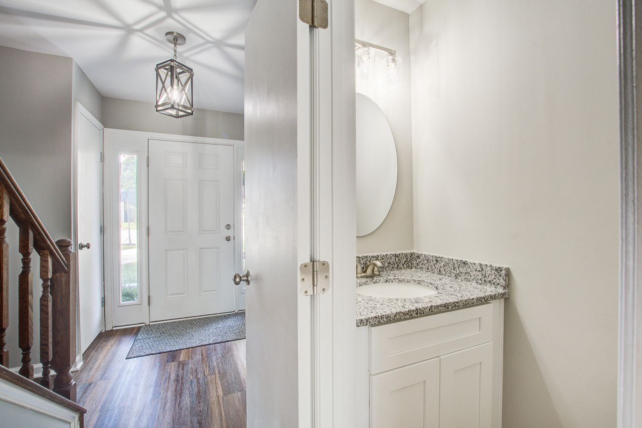 206 Lynton Court Photo 18