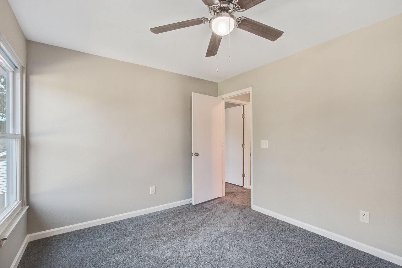 206 Lynton Court Photo 26