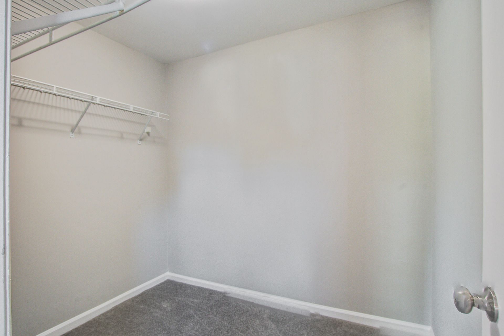 206 Lynton Court Photo 28