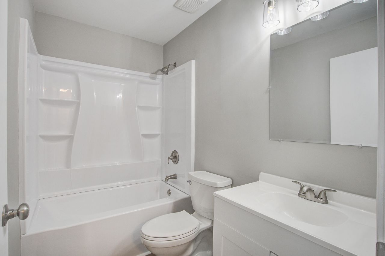 206 Lynton Court Photo 29