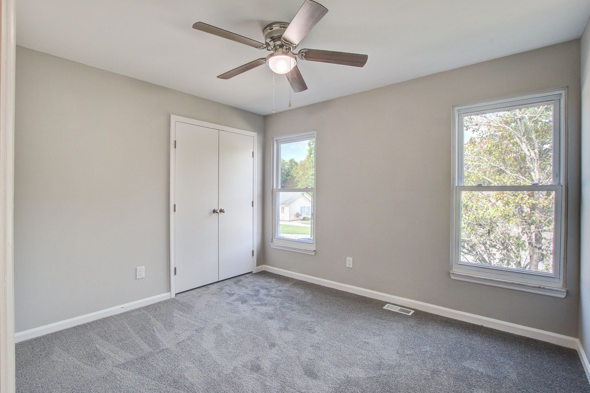 206 Lynton Court Photo 34