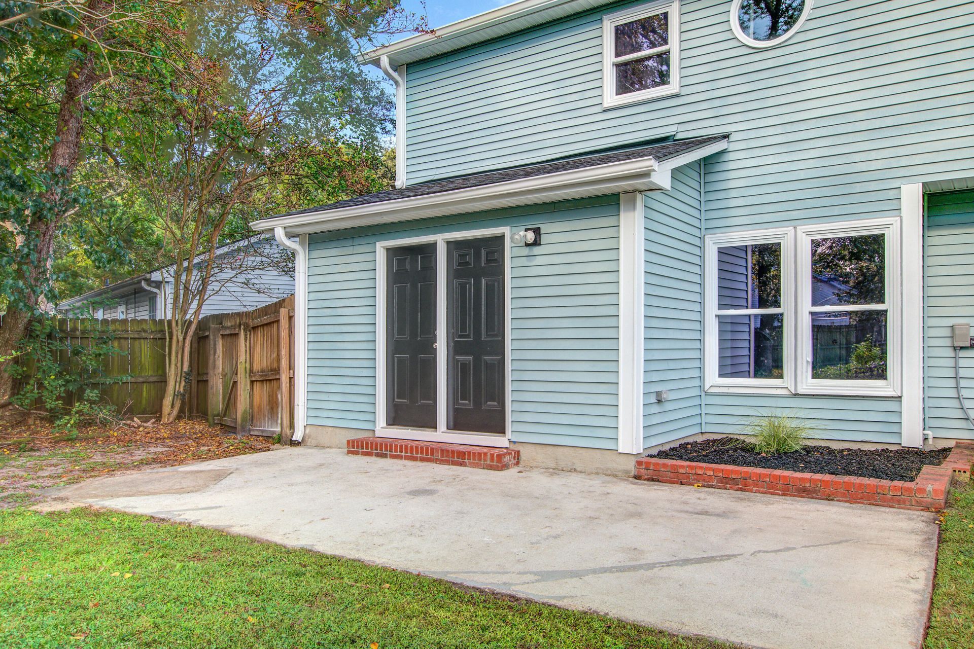 206 Lynton Court Photo 43