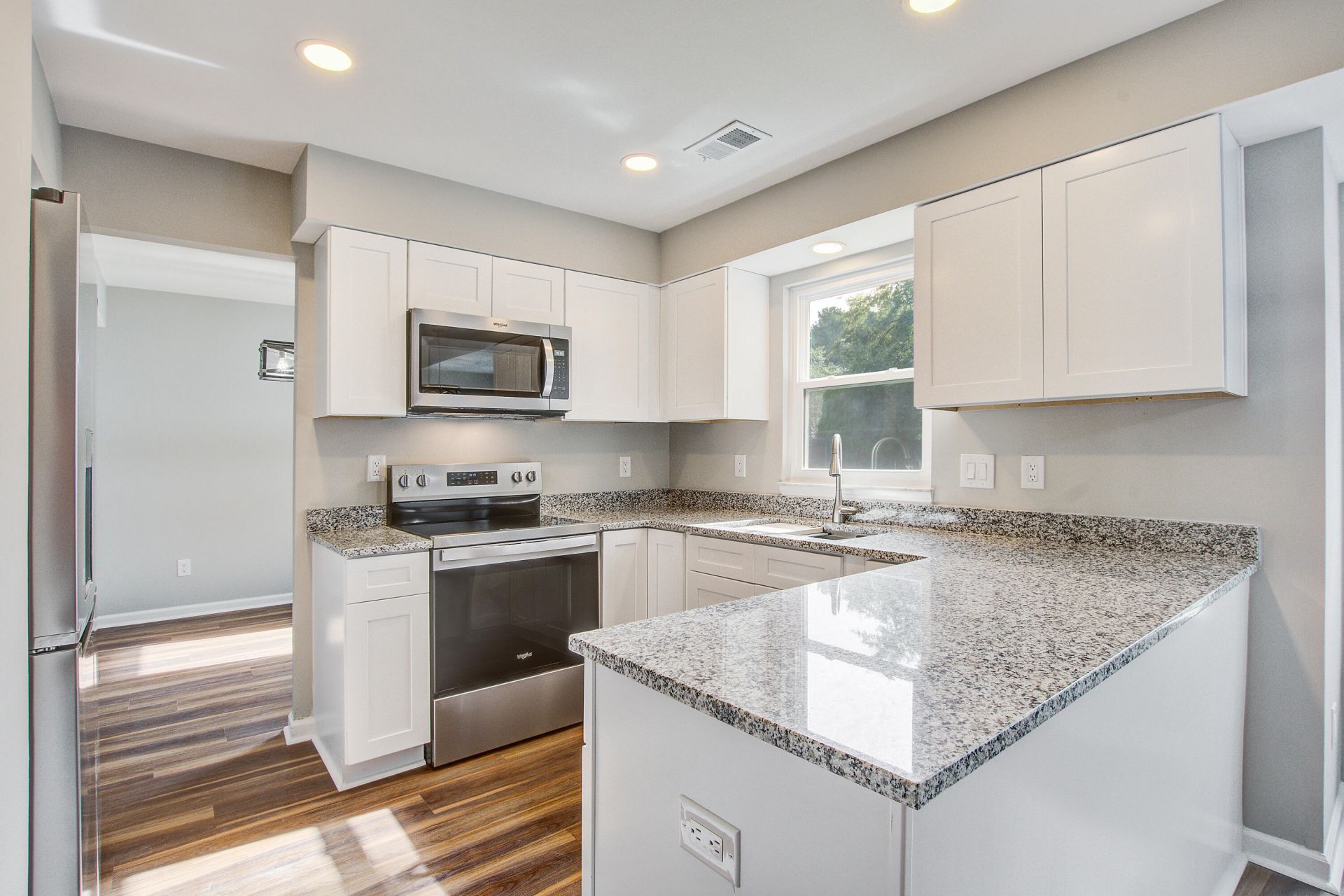 206 Lynton Court Photo 9