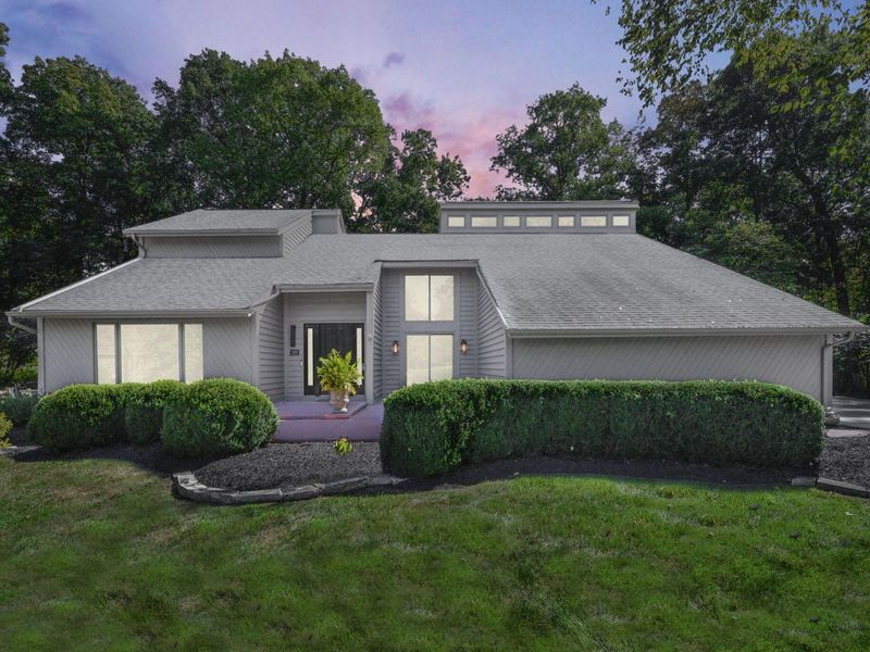 8292 Breckenridge Way, Columbus, OH 43235 Photo 2
