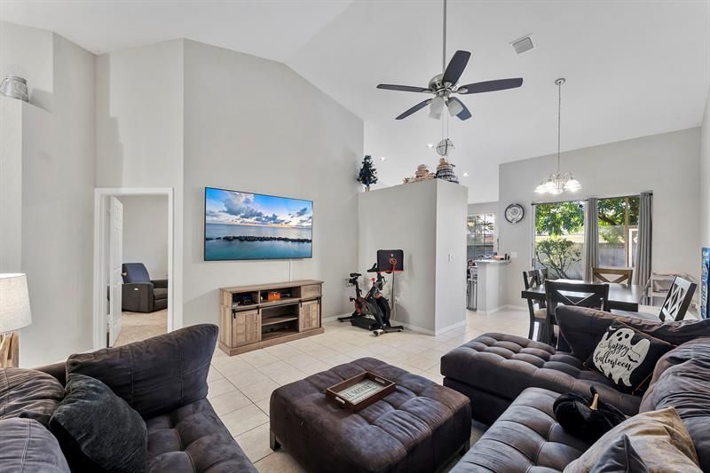 7520 S Aragon Boulevard, Unit 2, Sunrise, FL 33313 Photo