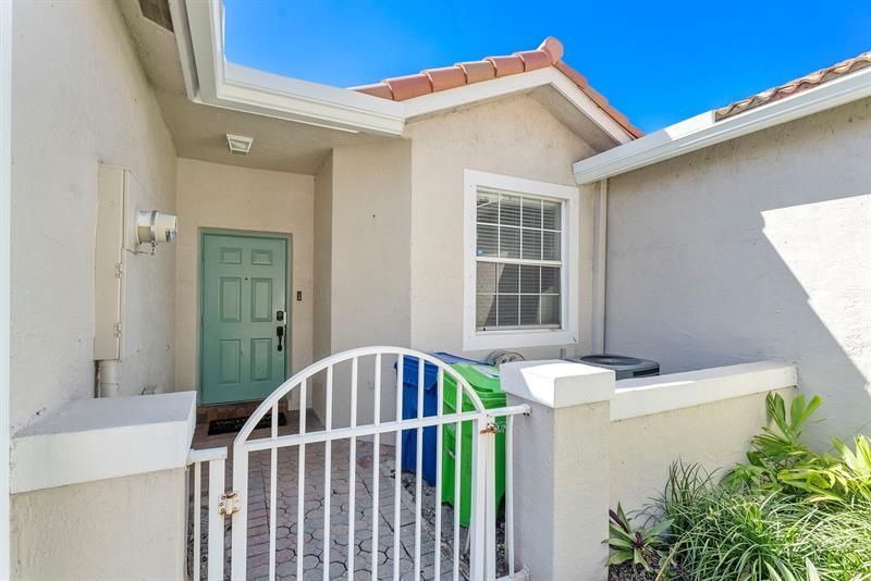 7520 S Aragon Boulevard, Unit 2, Sunrise, FL 33313 Photo