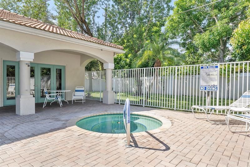 7520 S Aragon Boulevard, Unit 2, Sunrise, FL 33313 Photo