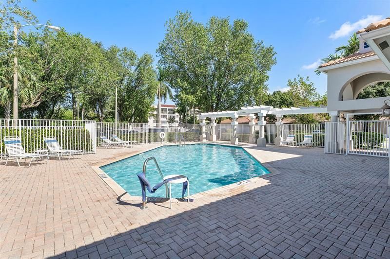 7520 S Aragon Boulevard, Unit 2, Sunrise, FL 33313 Photo