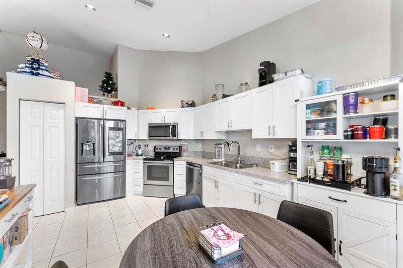 7520 S Aragon Boulevard, Unit 2, Sunrise, FL 33313 Photo