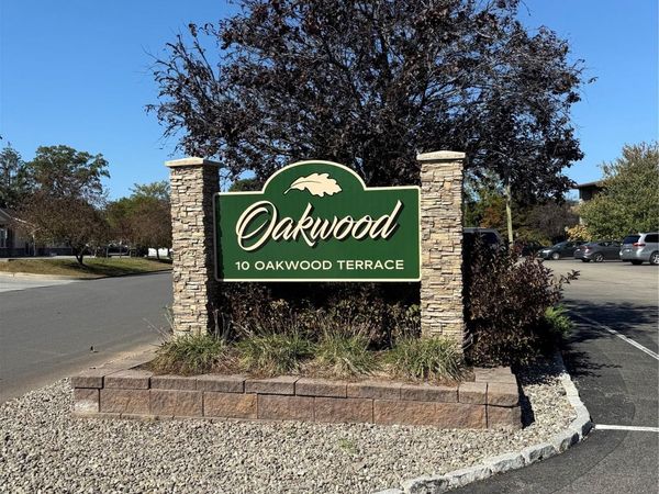 10 Oakwood Terrace, Unit 110, New Windsor, NY 12553