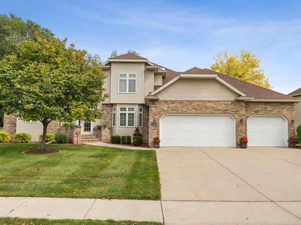 4902 Rose Creek Parkway S, Fargo, ND 58104